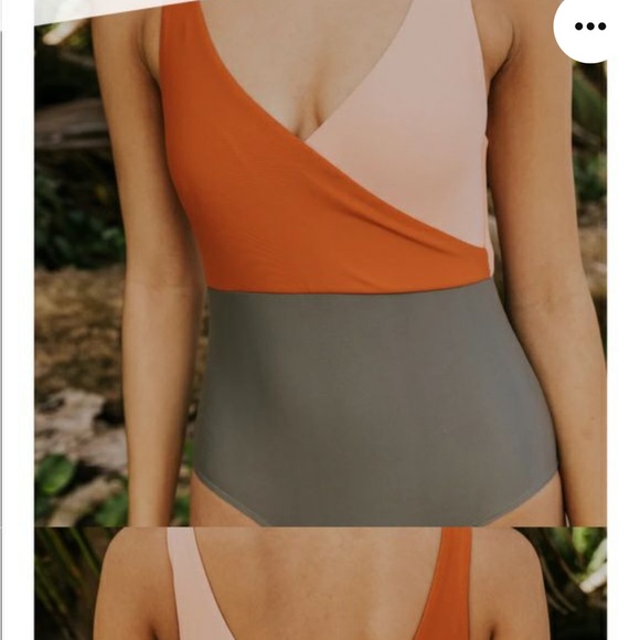 Roolee xs swim suite new - Picture 2 of 4